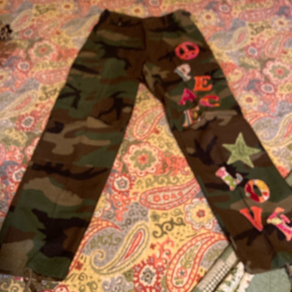 Camouflage Peace and Love Pants Army Fatigues S